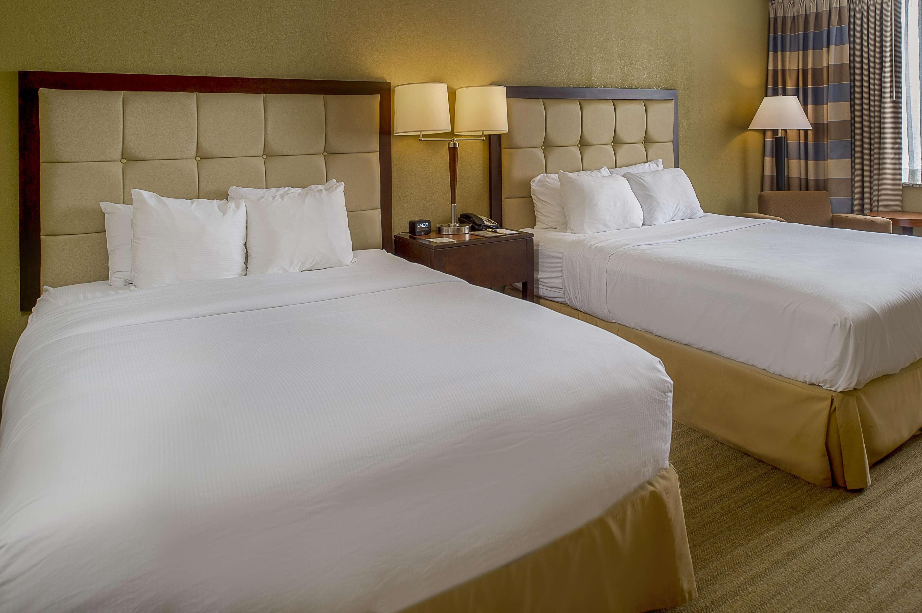 Doubletree By Hilton St. Louis At Westport Hotel Maryland Heights Exterior photo